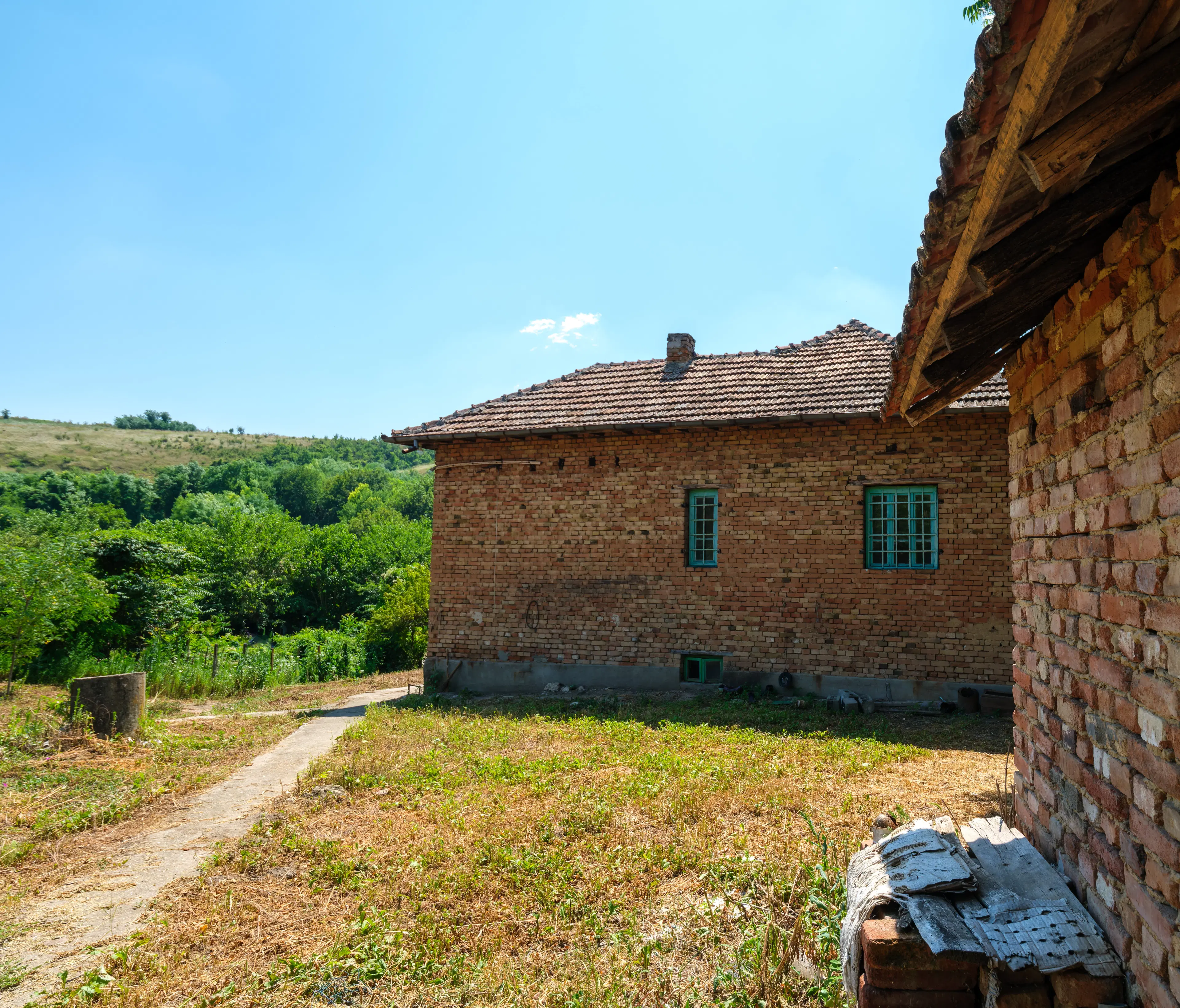 Woning met 2 verdiepingen, 1.597 m2 grond en bijgebouwen in Galovo - Bulgarije