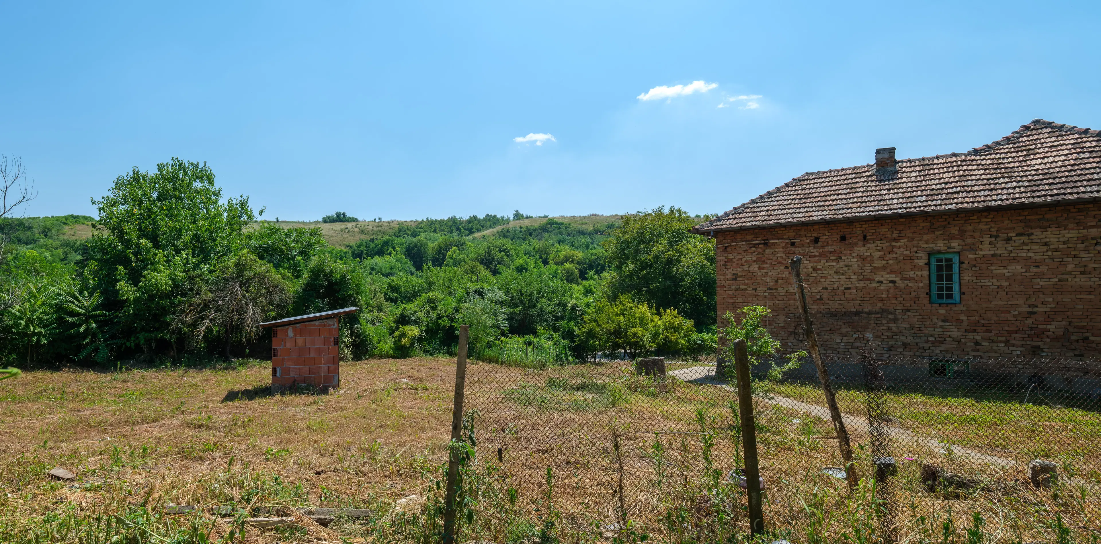 Woning met 2 verdiepingen, 1.597 m2 grond en bijgebouwen in Galovo - Bulgarije