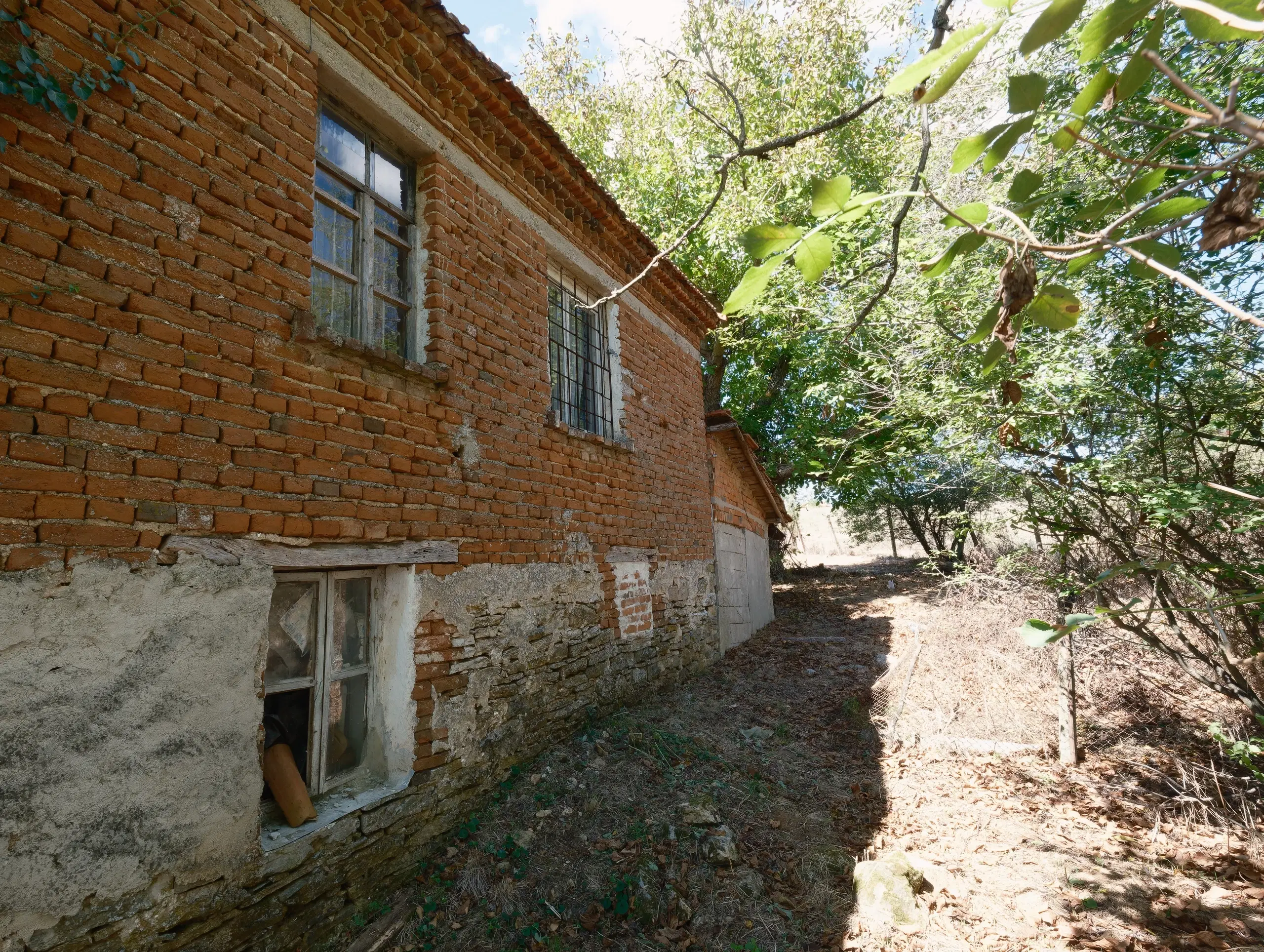 Twee verdiepingen tellend huis in Golyam Dervent, Elhovo - Bulgarije