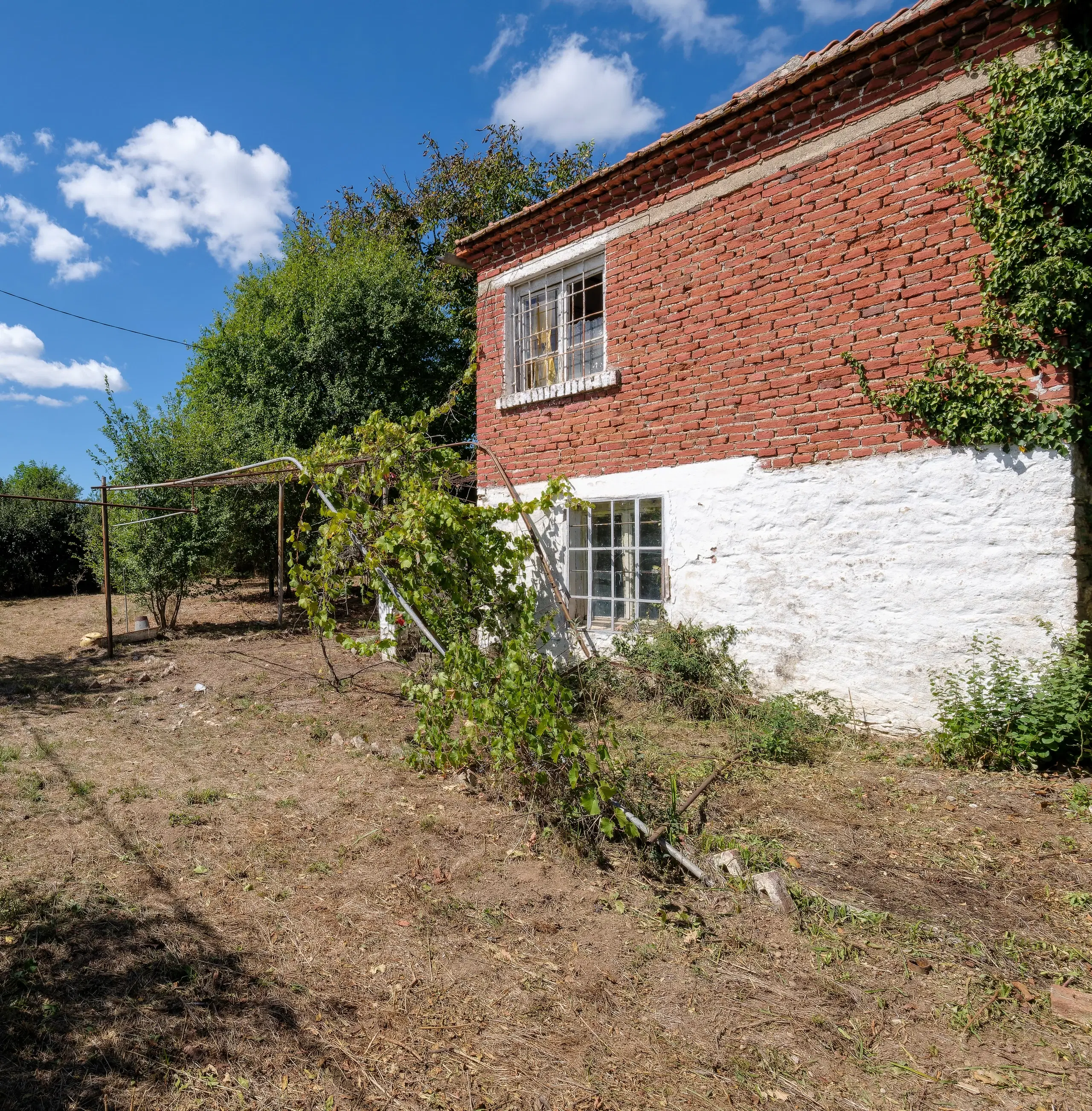 Twee verdiepingen tellend huis in Golyam Dervent, Elhovo - Bulgarije