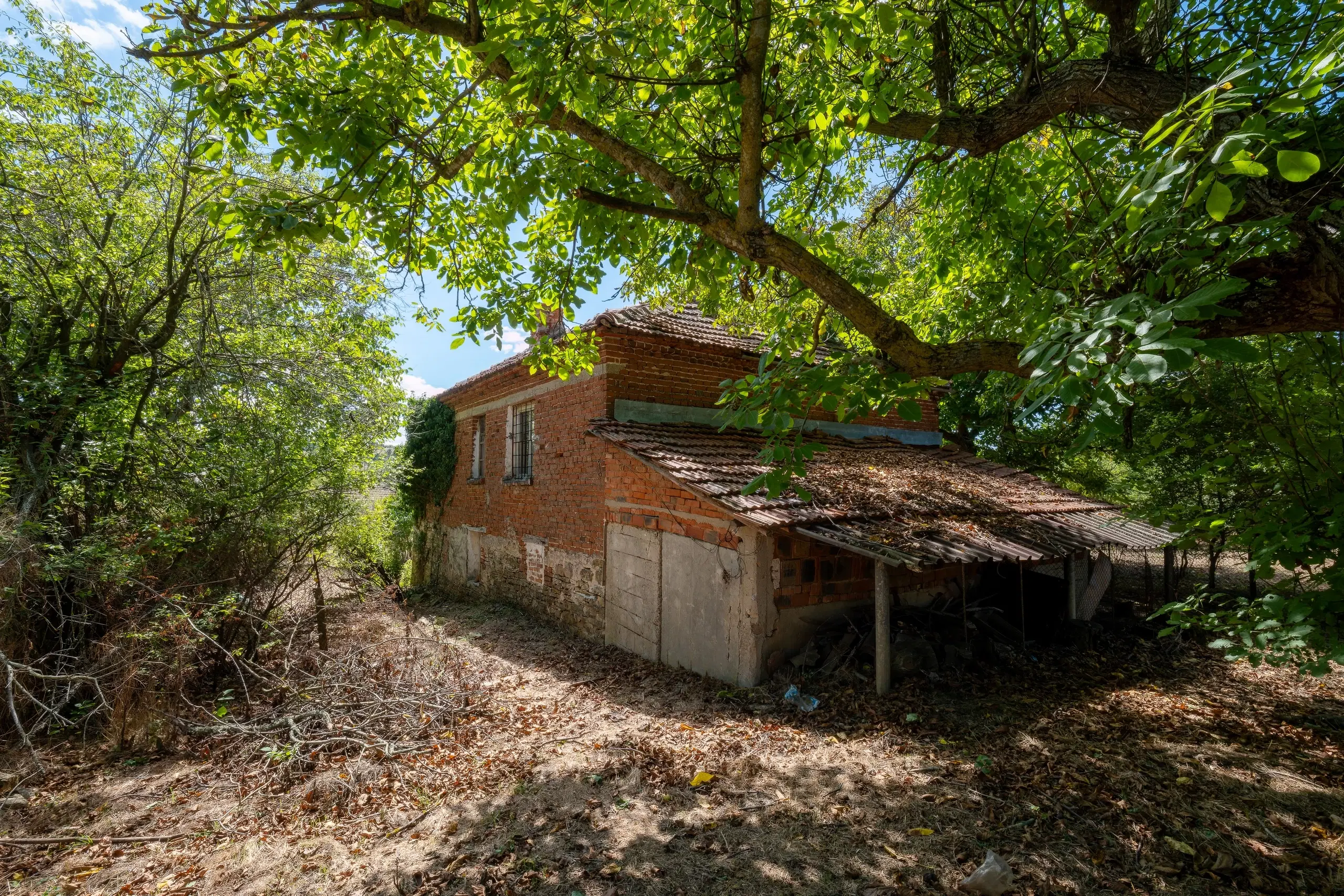 Twee verdiepingen tellend huis in Golyam Dervent, Elhovo - Bulgarije