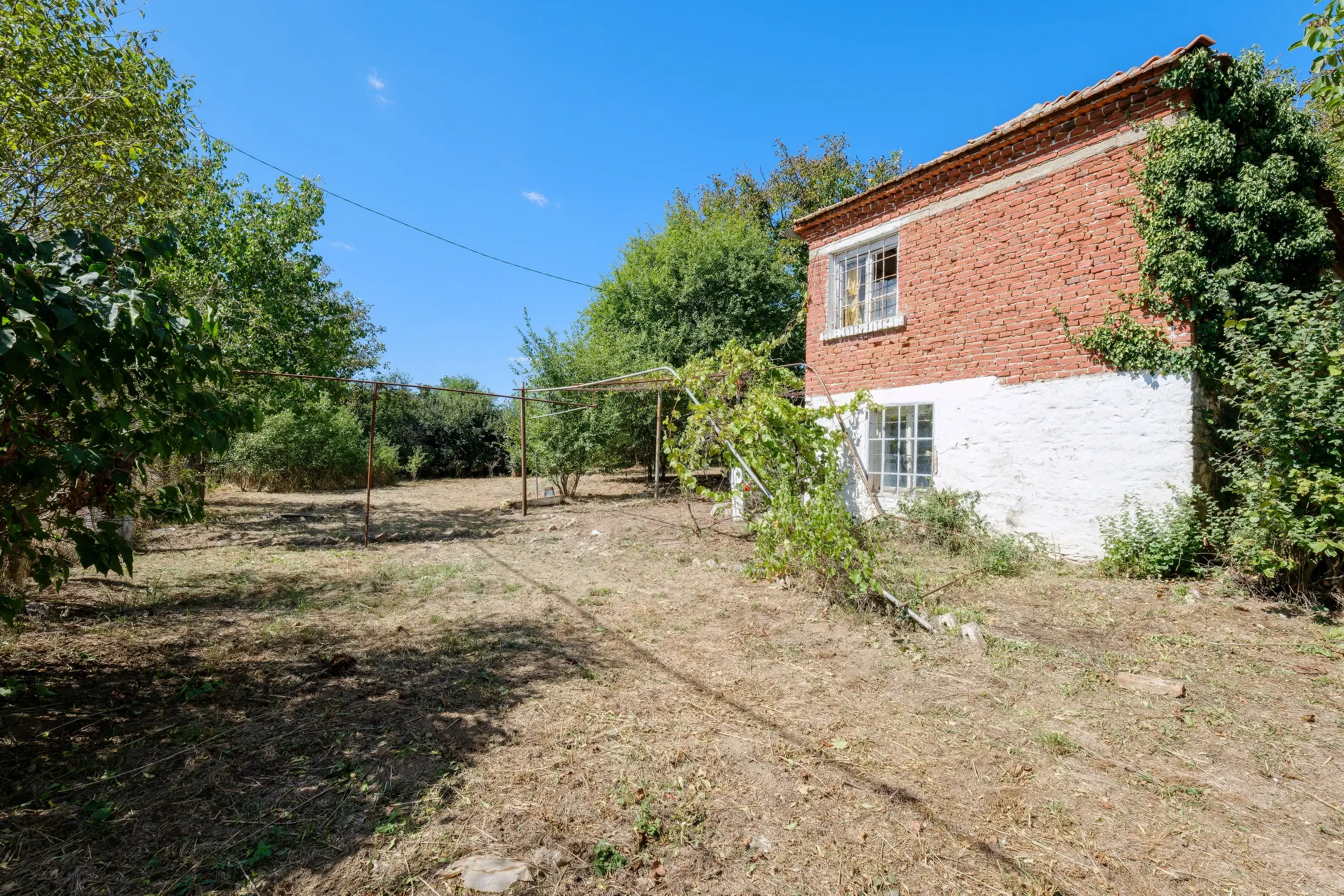 Twee verdiepingen tellend huis in Golyam Dervent, Elhovo - Bulgarije