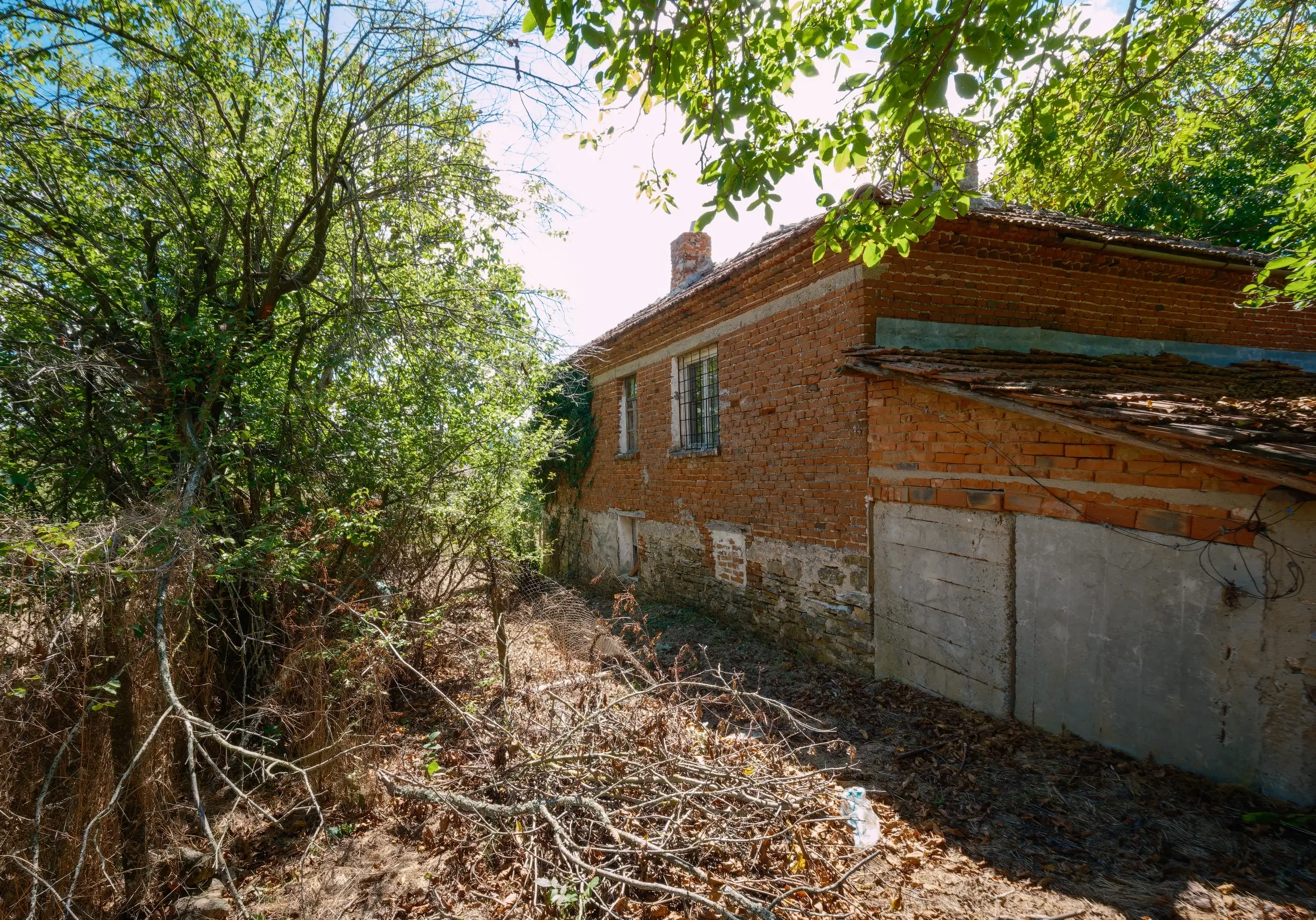 Twee verdiepingen tellend huis in Golyam Dervent, Elhovo - Bulgarije