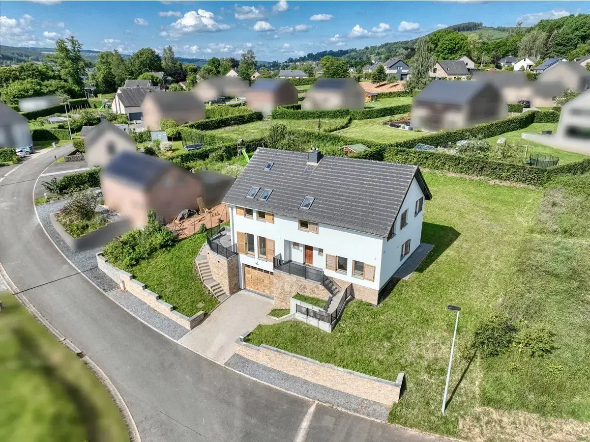 Vernieuwde villa met gastenverblijf in Stavelot - België