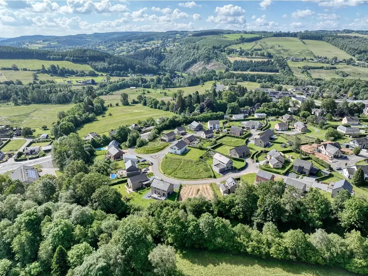 Vernieuwde villa met gastenverblijf in Stavelot - België