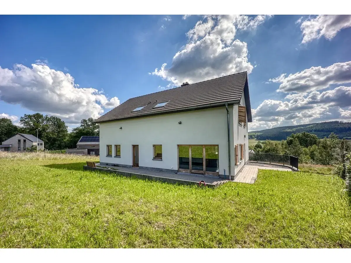 Vernieuwde villa met gastenverblijf in Stavelot - België