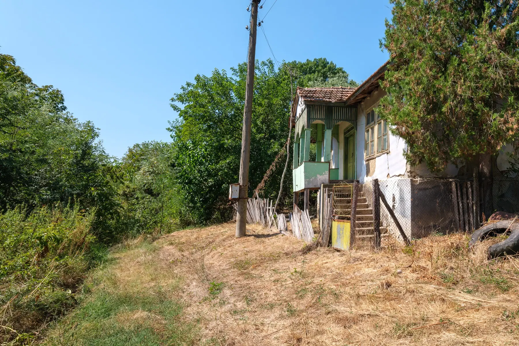 2.726 m² grond, vrijstaand huis & bijgebouwen - Staropatitsa, Vidin - Bulgarije