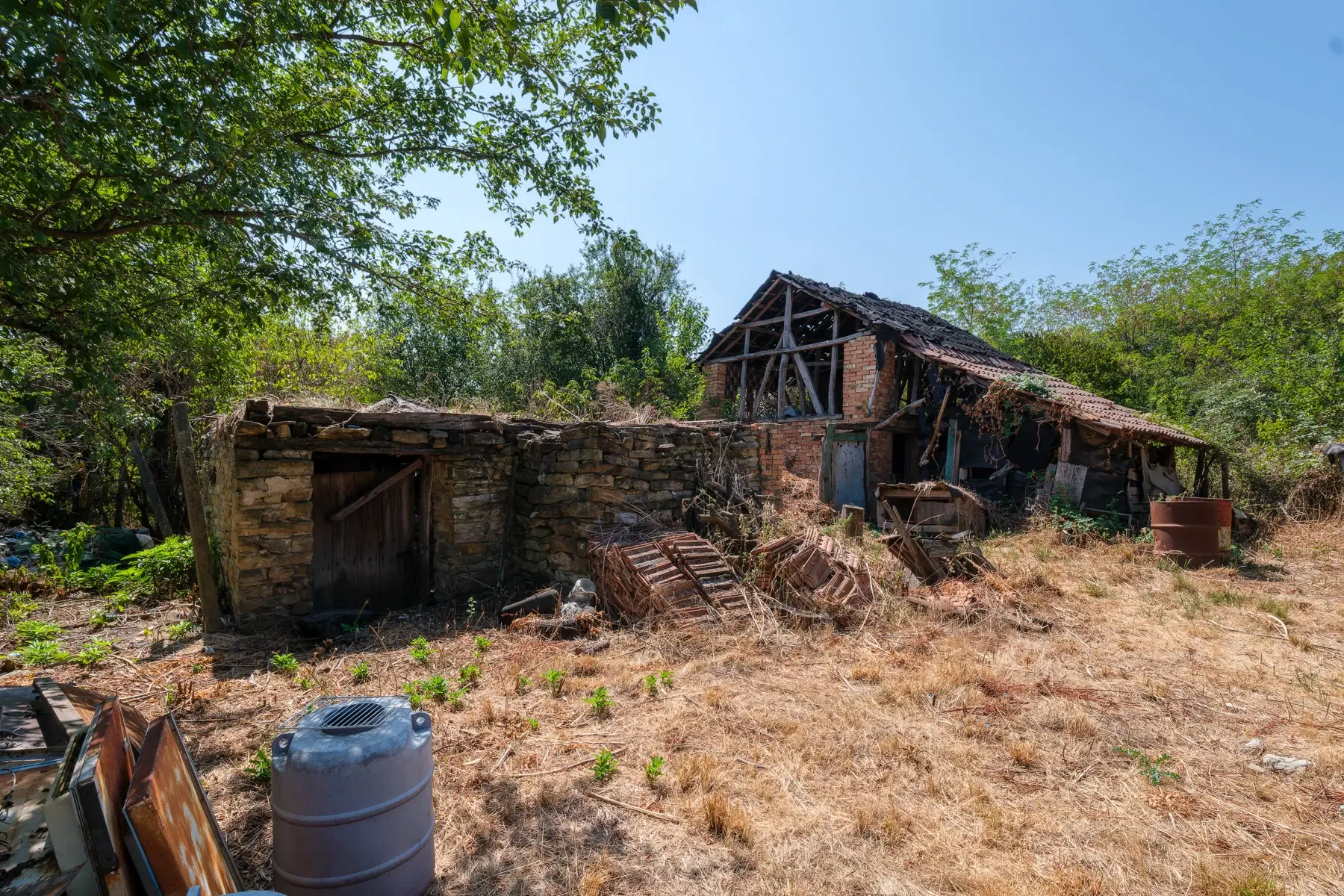 Huis met bijgebouw en 1.244 m² grond - Izvor Mahala - Bulgarije