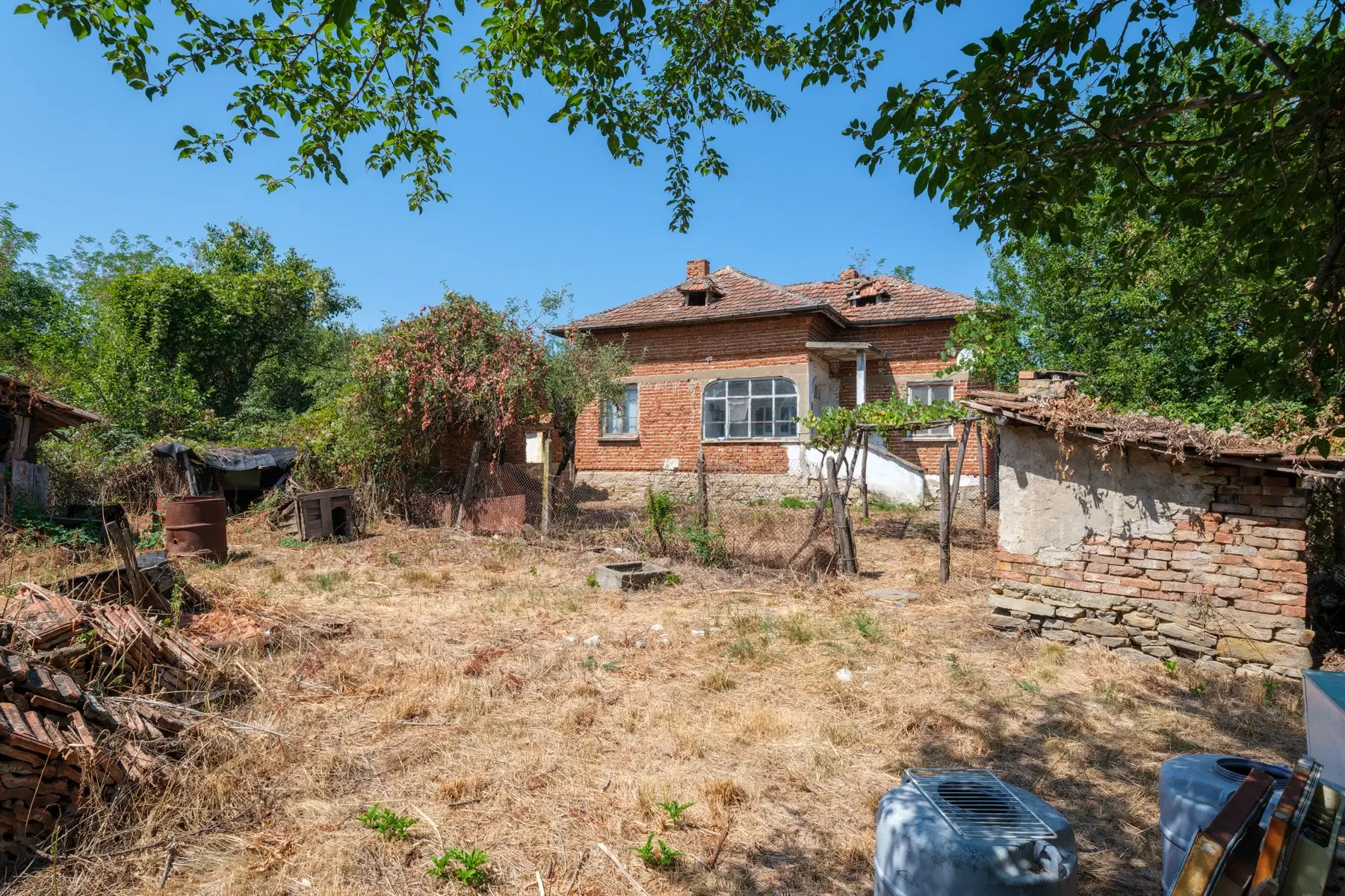 Huis met bijgebouw en 1.244 m² grond - Izvor Mahala - Bulgarije