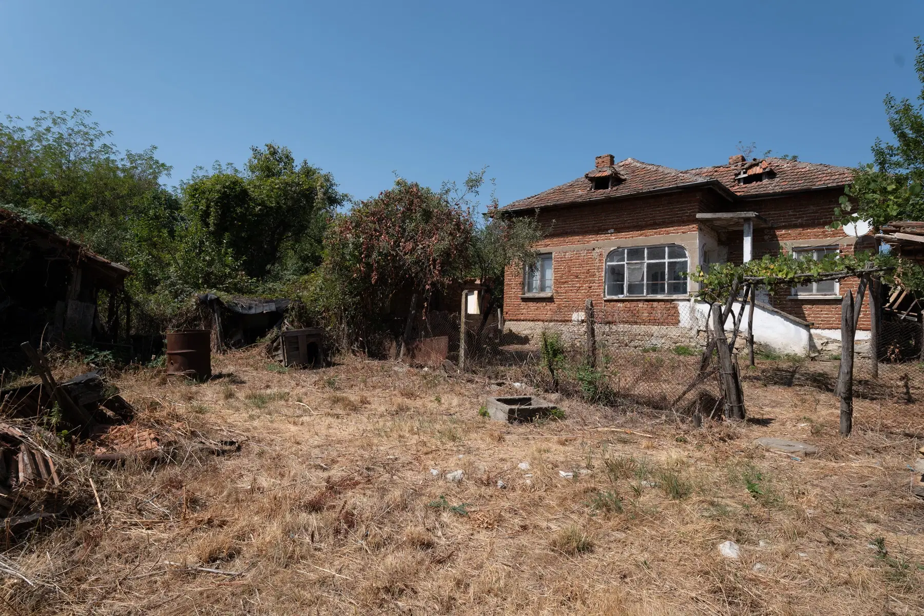 Huis met bijgebouw en 1.244 m² grond - Izvor Mahala - Bulgarije