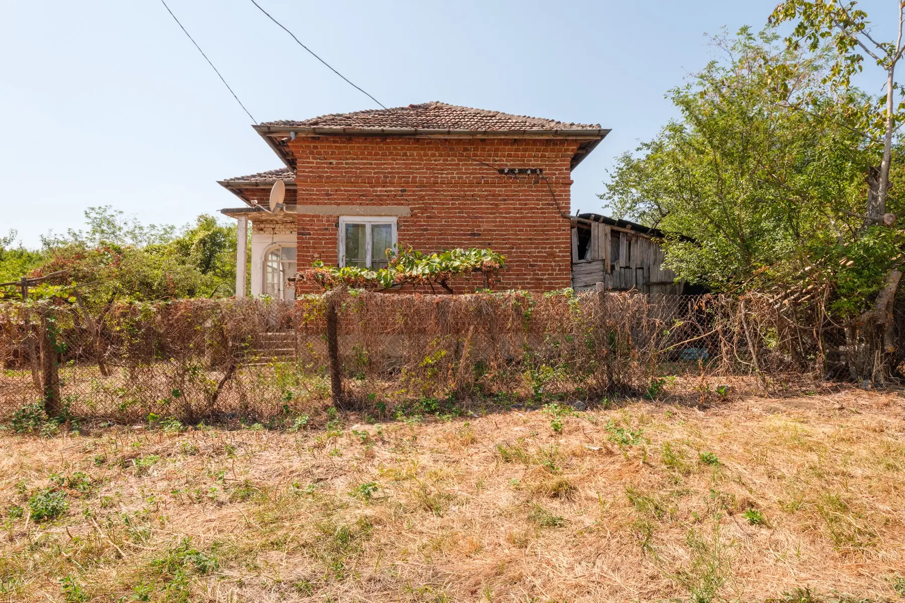 Huis met bijgebouw en 1.244 m² grond - Izvor Mahala - Bulgarije