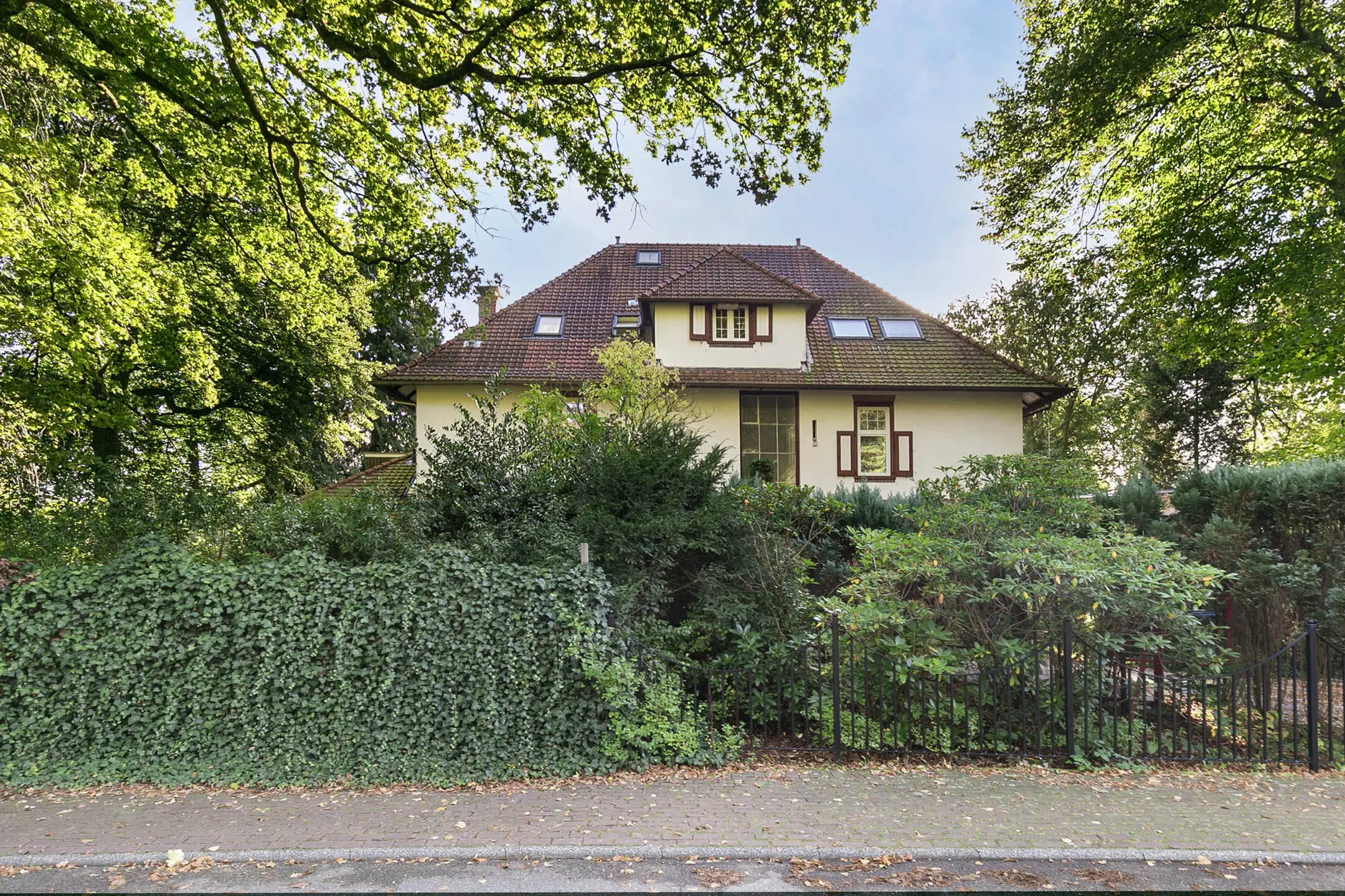 Bloemendaal, Midden Duin en Daalseweg 25 b