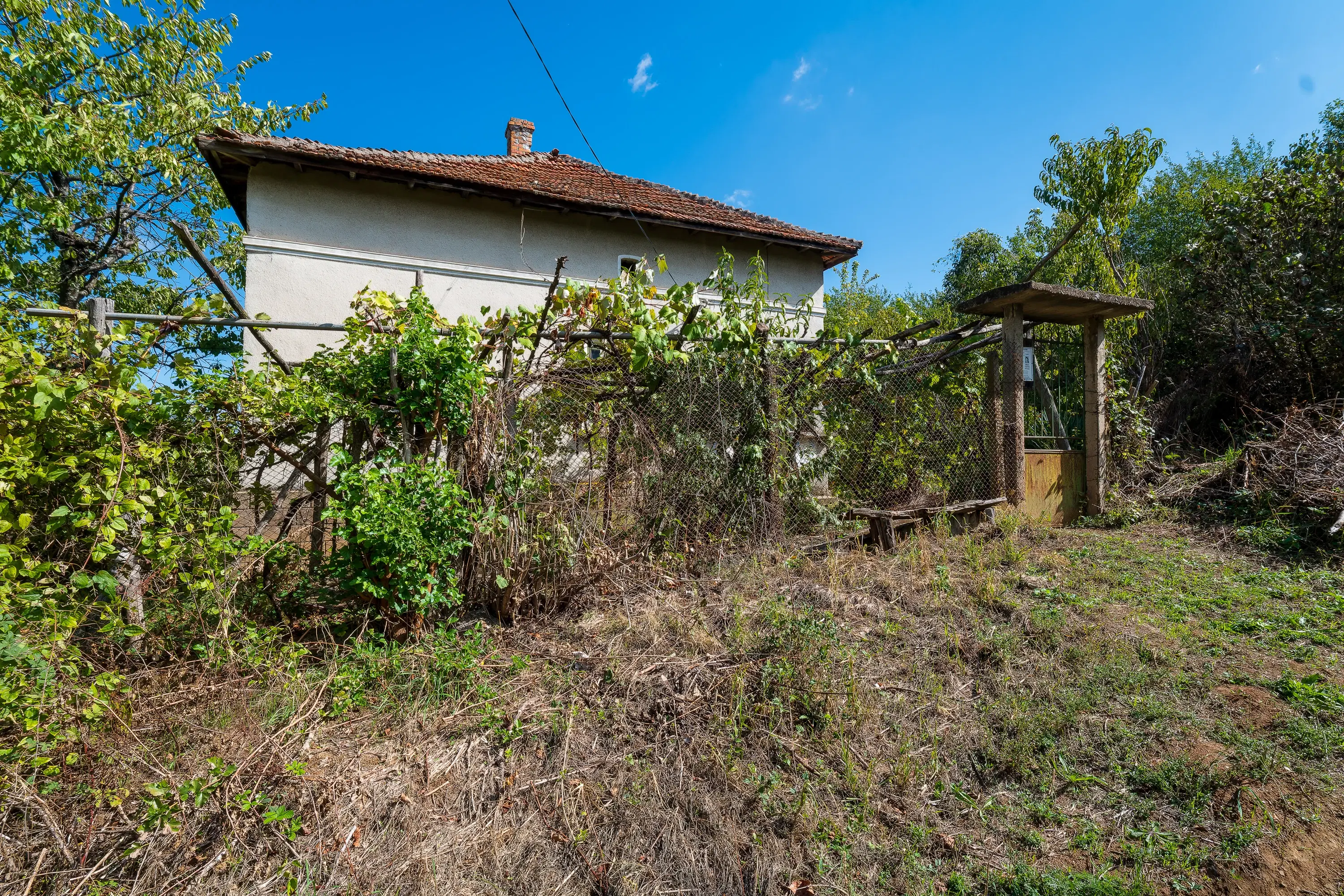 1.900 m² grond, 2 huizen en schuur - Kireevo, regio Vidin - Bulgarije