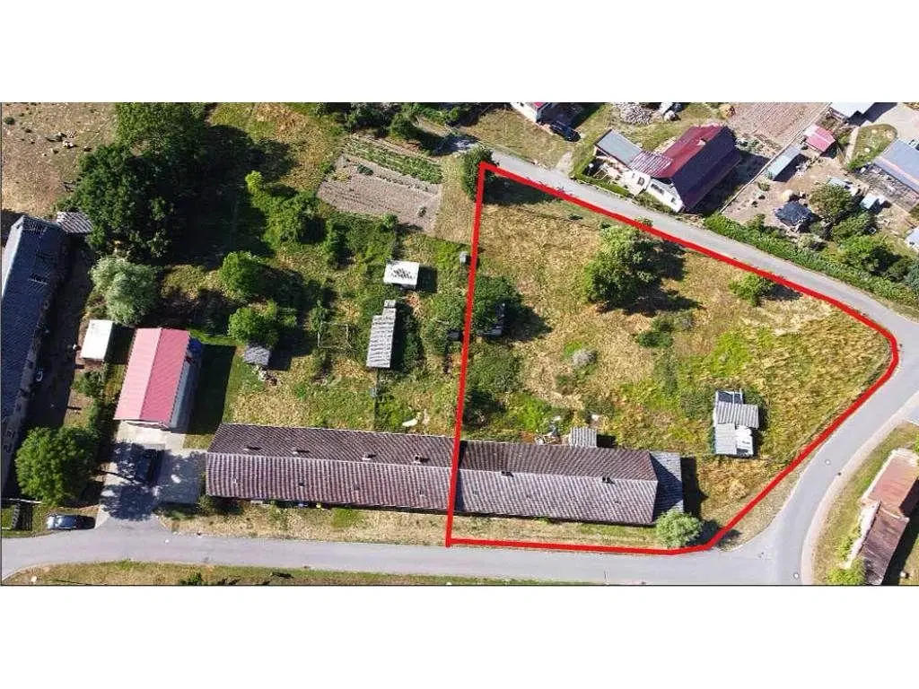 Beleggingsobject 4 woningen op 2.407 m² perceel - Utzedel OT Teusin - Duitsland