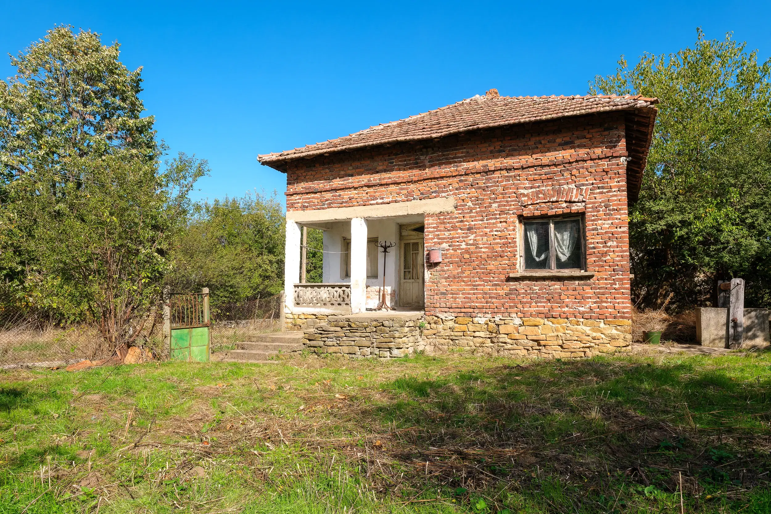 1.000 m² grond + stenen en bakstenen huis - Kireevo - Bulgarije