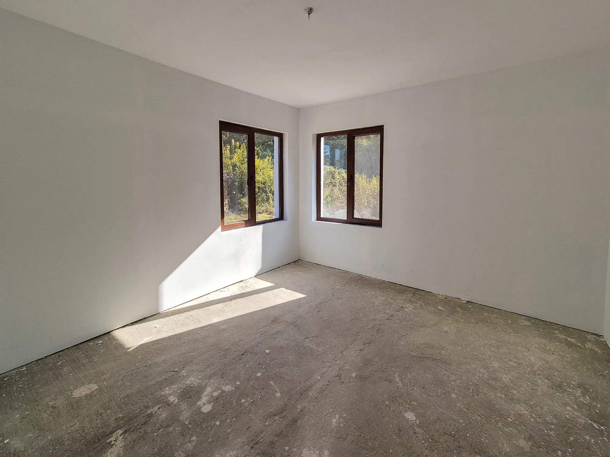 Gerenoveerd huis + 1.749 m² grond in Galovo - Bulgarije