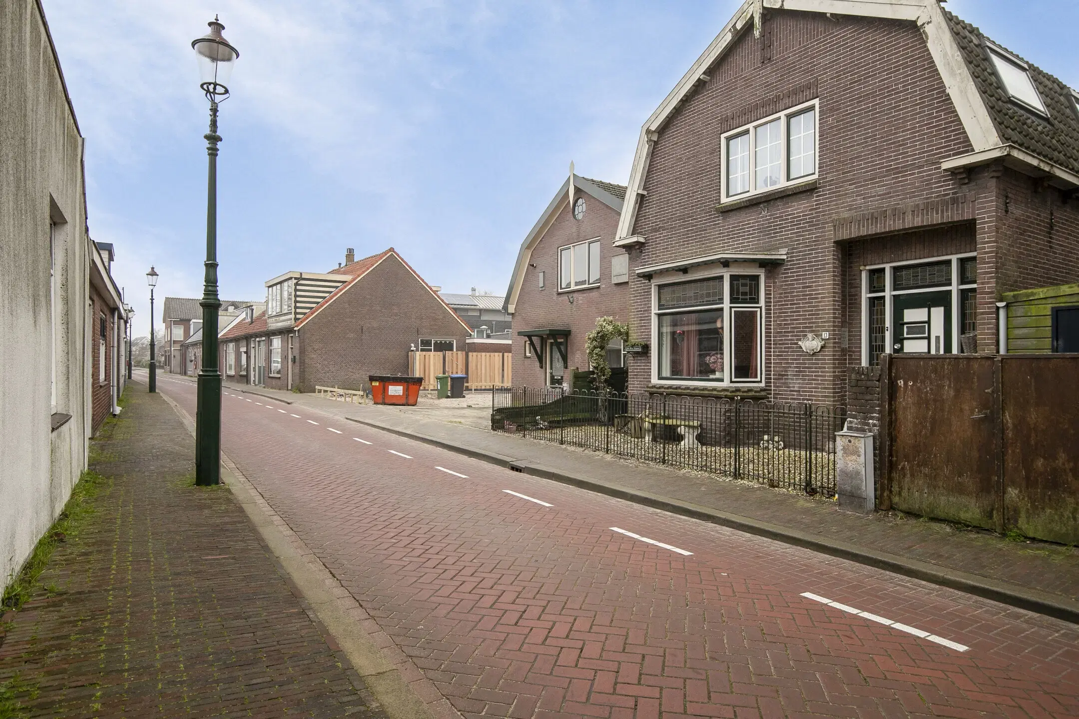 Nieuwerbrug aan den Rijn, Hoge Rijndijk 13