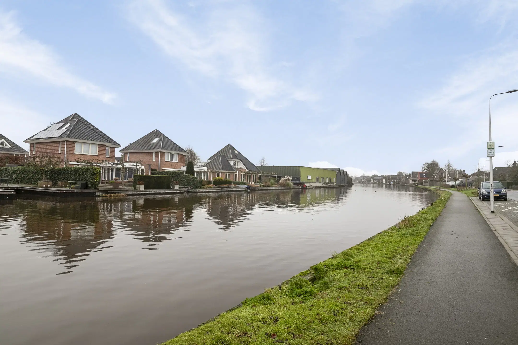 Nieuwerbrug aan den Rijn, Hoge Rijndijk 13