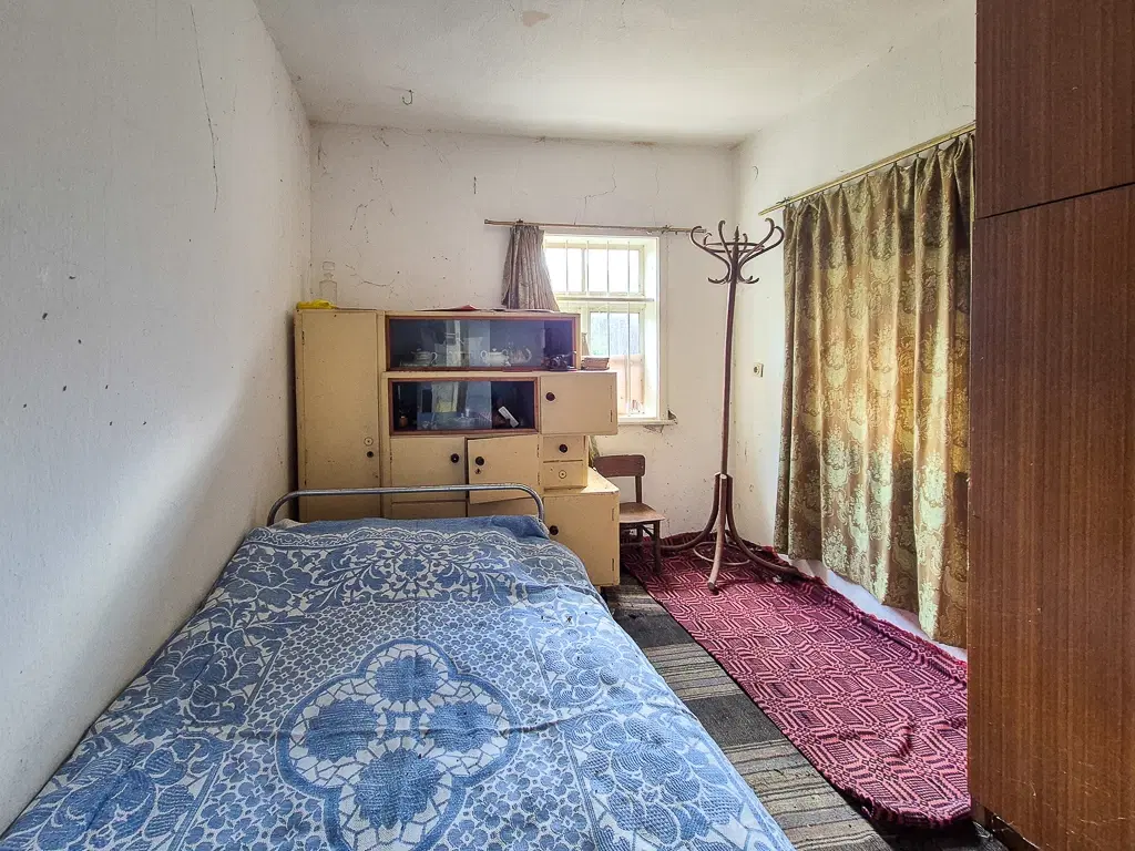1.490 m² boomgaard met 2 oude huizen en 1 schuur in Podgore, Vidin - Bulgarije