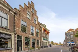 Delft, Vrouwenregt 1