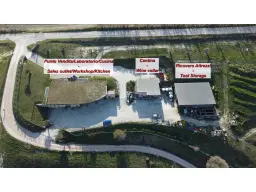 Boerderij in Cartoceto (PU) met kelder, olijfgaarden en land
