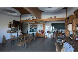 Boerderij in Cartoceto (PU) met kelder, olijfgaarden en land