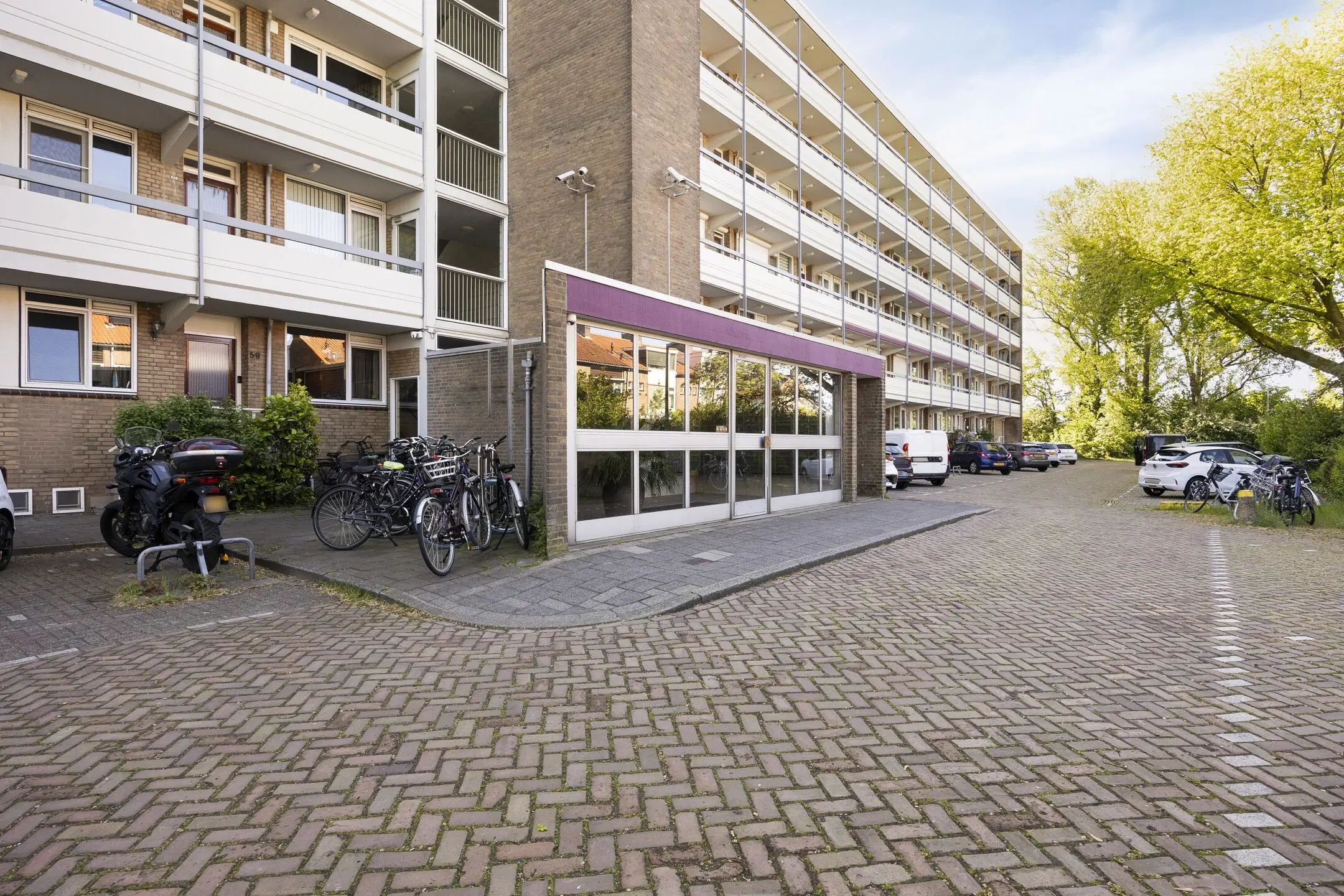 Amstelveen, Mr. F.A. van Hallweg 112