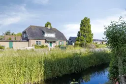 Lekkerkerk, Randweg 2
