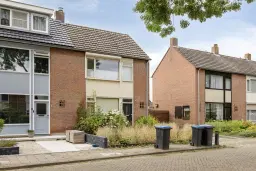 Genderen, Oegemastraat 10