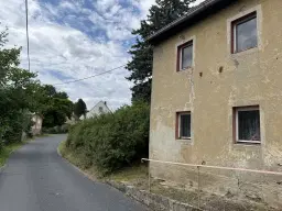 Vrijstaand woonhuis met bijgebouw op 593 m² perceel, nabij Döbeln - Duitsland
