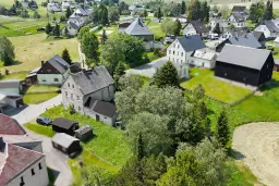 Tweegezinswoning op een ruim perceel van ongeveer 1.578 m² in Kühnhaide - Duitsland
