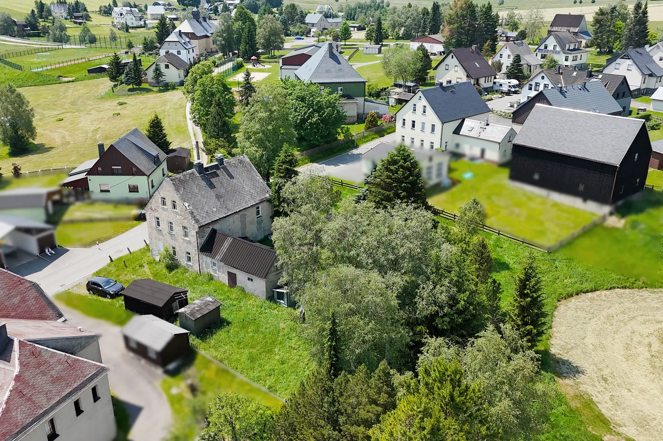 Tweegezinswoning op een ruim perceel van ongeveer 1.578 m² in Kühnhaide - Duitsland