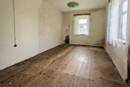 Tweegezinswoning op een ruim perceel van ongeveer 1.578 m² in Kühnhaide - Duitsland