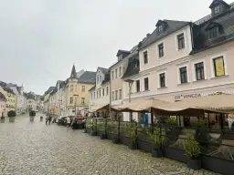 Vrijstaande woning + garage op 640 m² eigendomsperceel in Schneeberg, West Erstgebergte - Duitsland