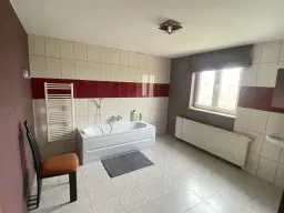 Degelijk gebouwd huis (2008) op 3.928 m² perceel in Valea Calugareasca, Judetul Prahova - Roemenië