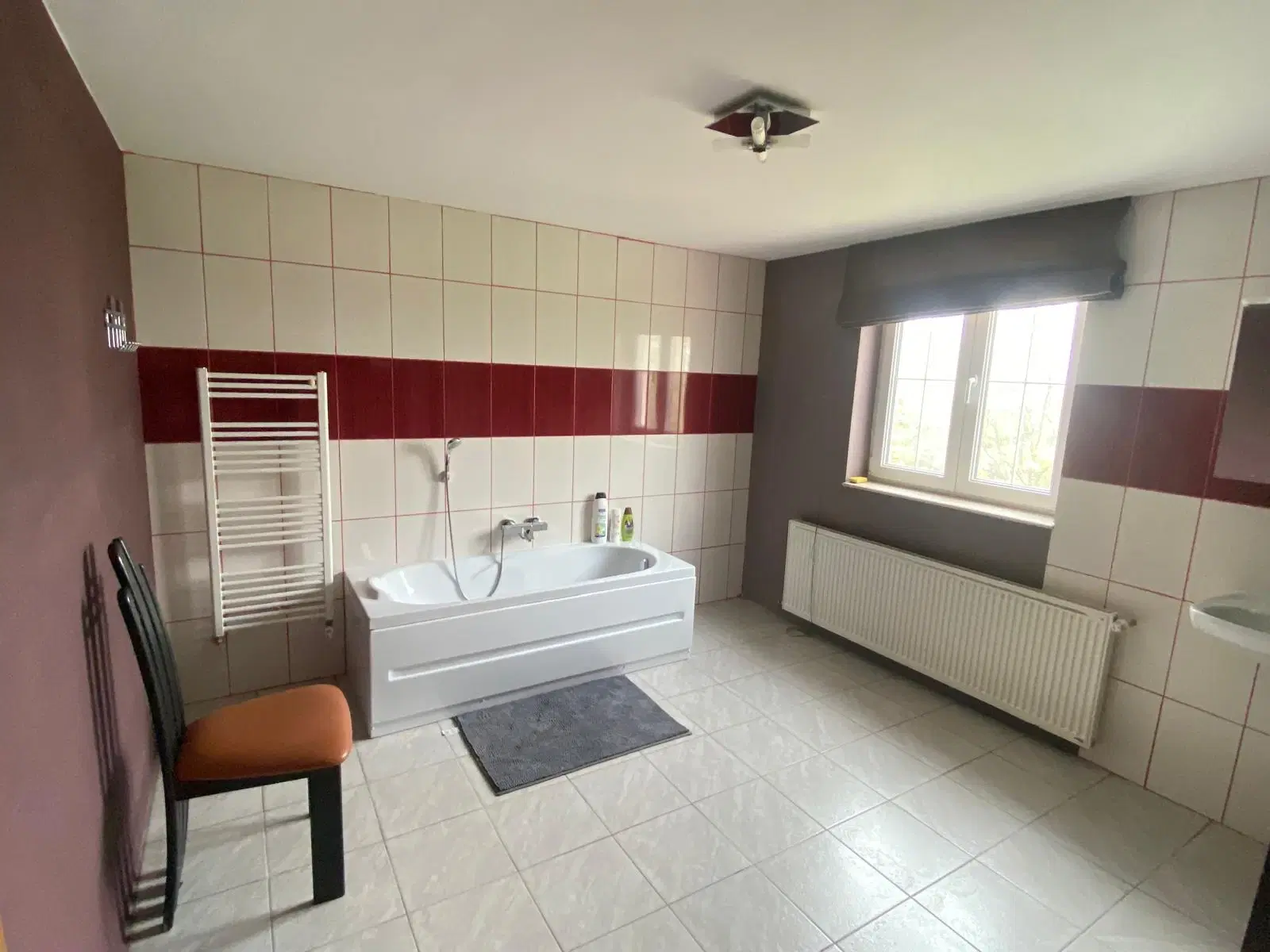 Degelijk gebouwd huis (2008) op 3.928 m² perceel in Valea Calugareasca, Judetul Prahova - Roemenië