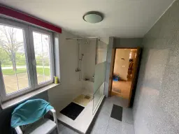 Degelijk gebouwd huis (2008) op 3.928 m² perceel in Valea Calugareasca, Judetul Prahova - Roemenië