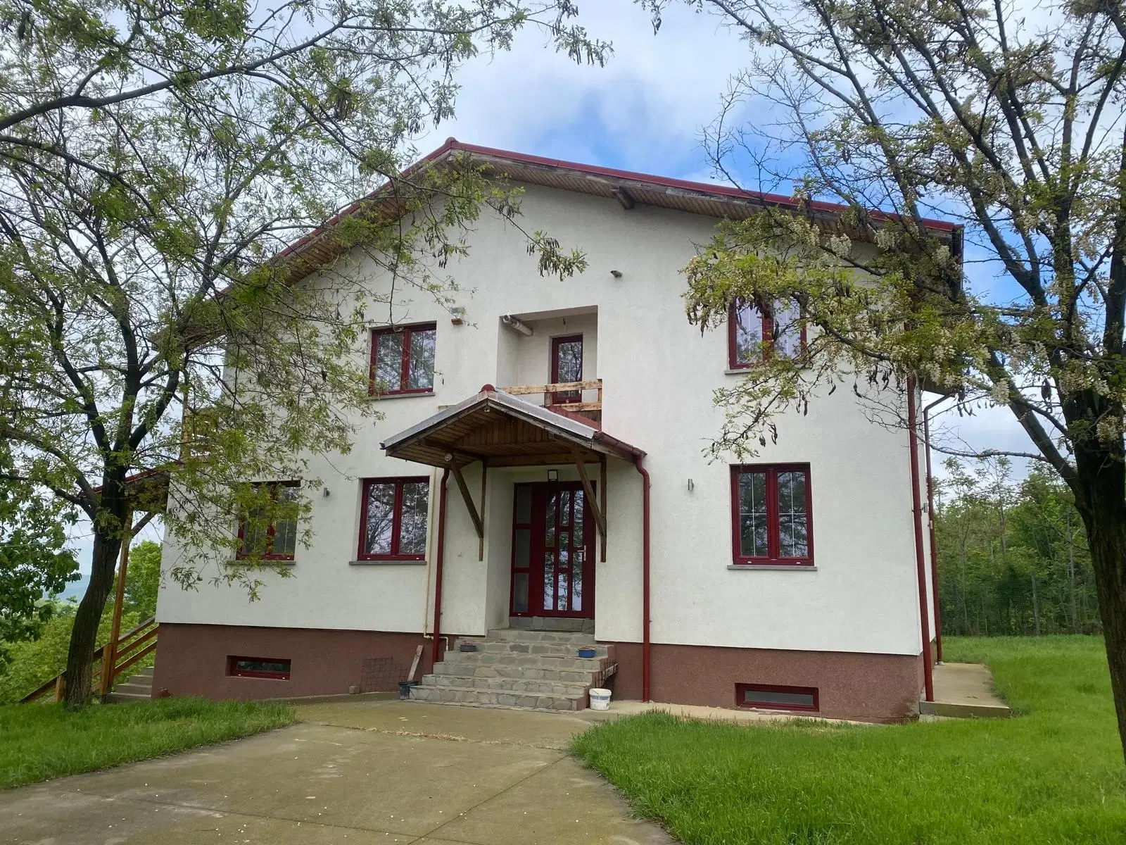 Degelijk gebouwd huis (2008) op 3.928 m² perceel in Valea Calugareasca, Judetul Prahova - Roemenië