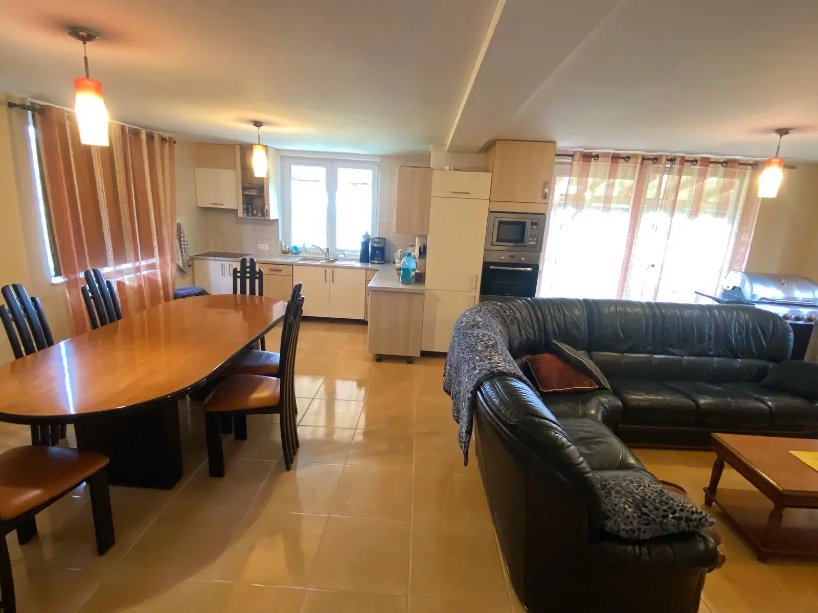 Degelijk gebouwd huis (2008) op 3.928 m² perceel in Valea Calugareasca, Judetul Prahova - Roemenië