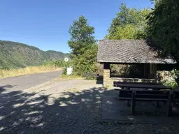 Eigendomsperceel boven rustplaats in Ernst, nabij Cochem - Duitsland
