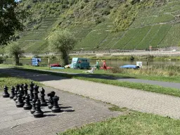 Eigendomsperceel boven rustplaats in Ernst, nabij Cochem - Duitsland