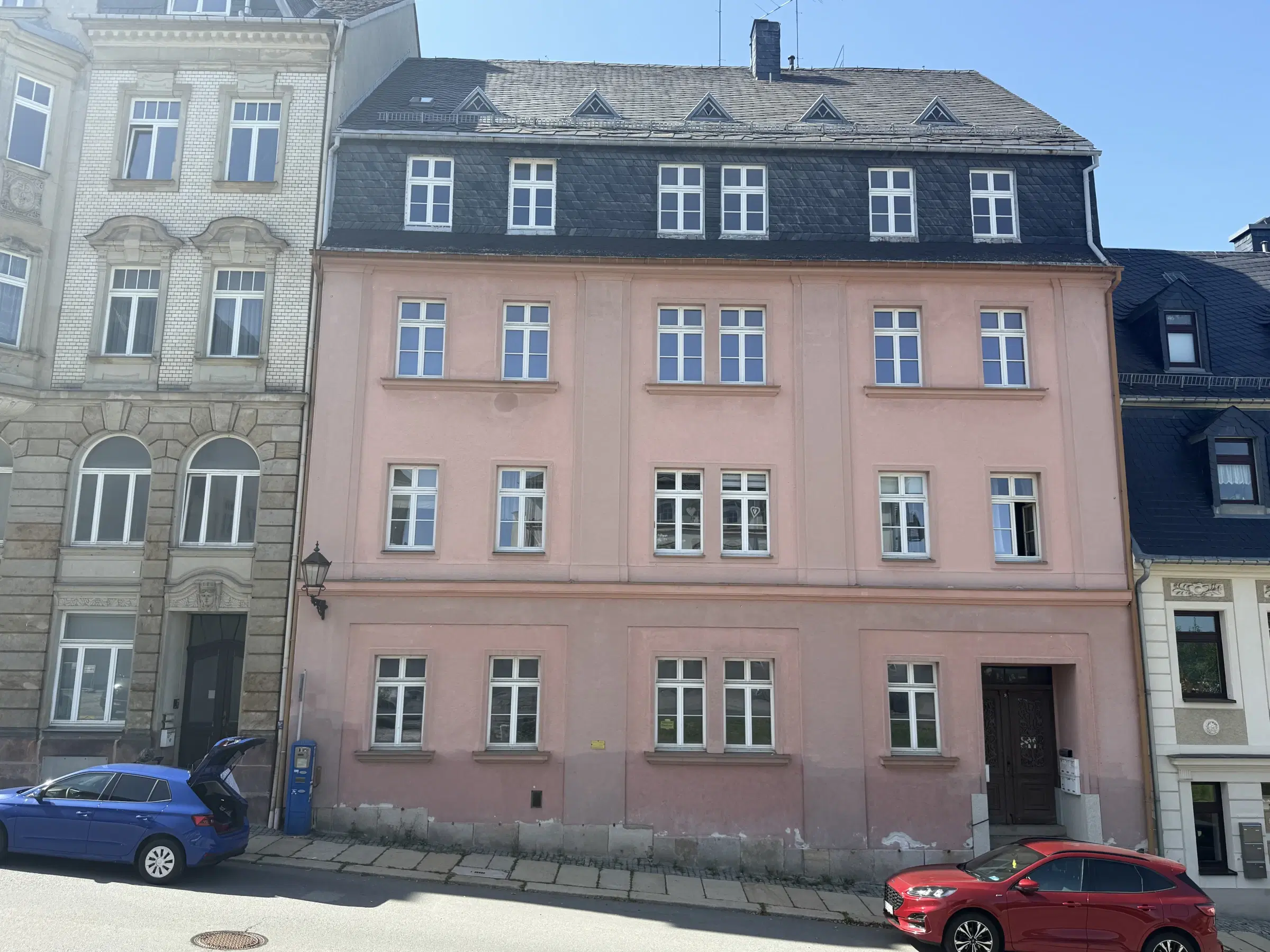 Appartementencomplex 7 woningen (1 verhuurd, huur stroom: 7.086,60,-) nabij Marktplein van Annaberg-Buchholz - Duitsland