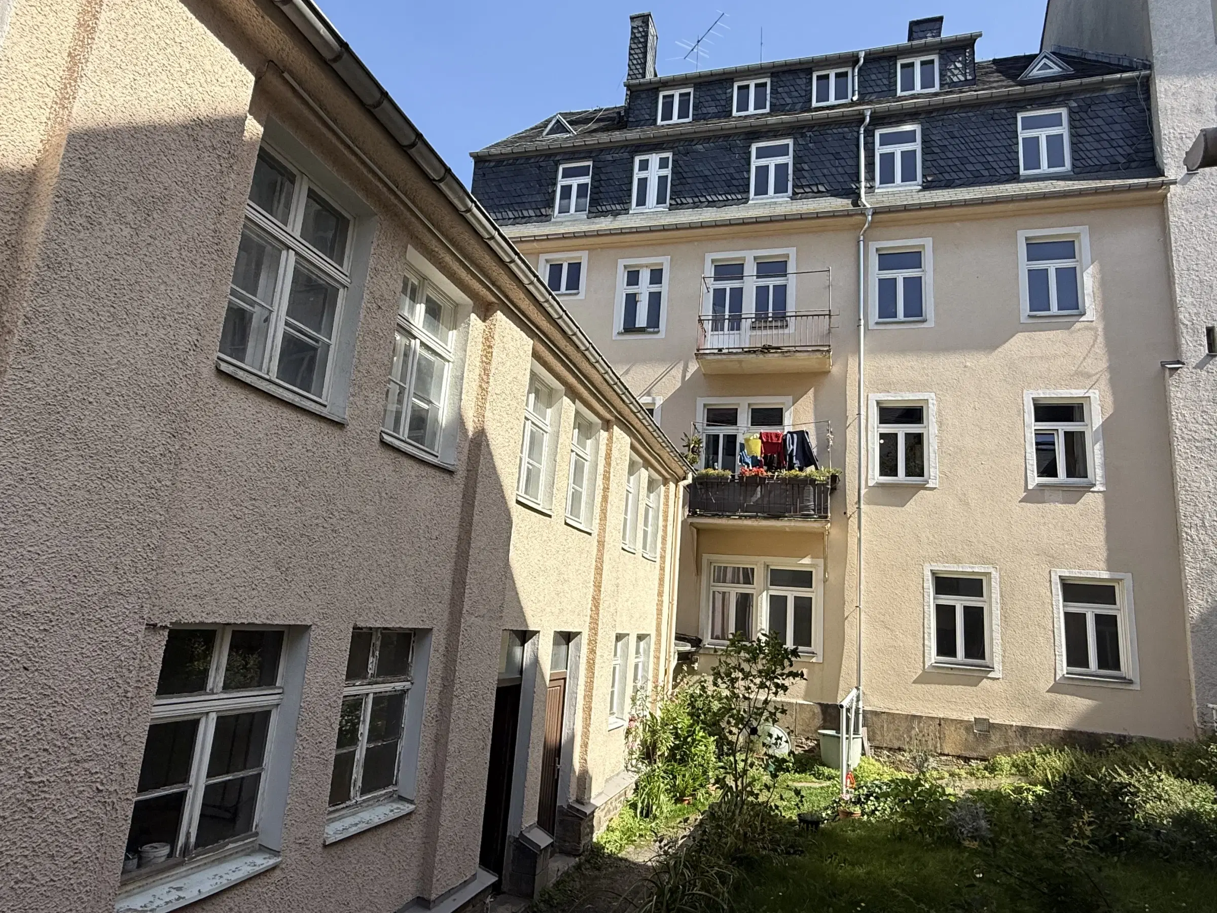 Appartementencomplex 7 woningen (1 verhuurd, huur stroom: 7.086,60,-) nabij Marktplein van Annaberg-Buchholz - Duitsland