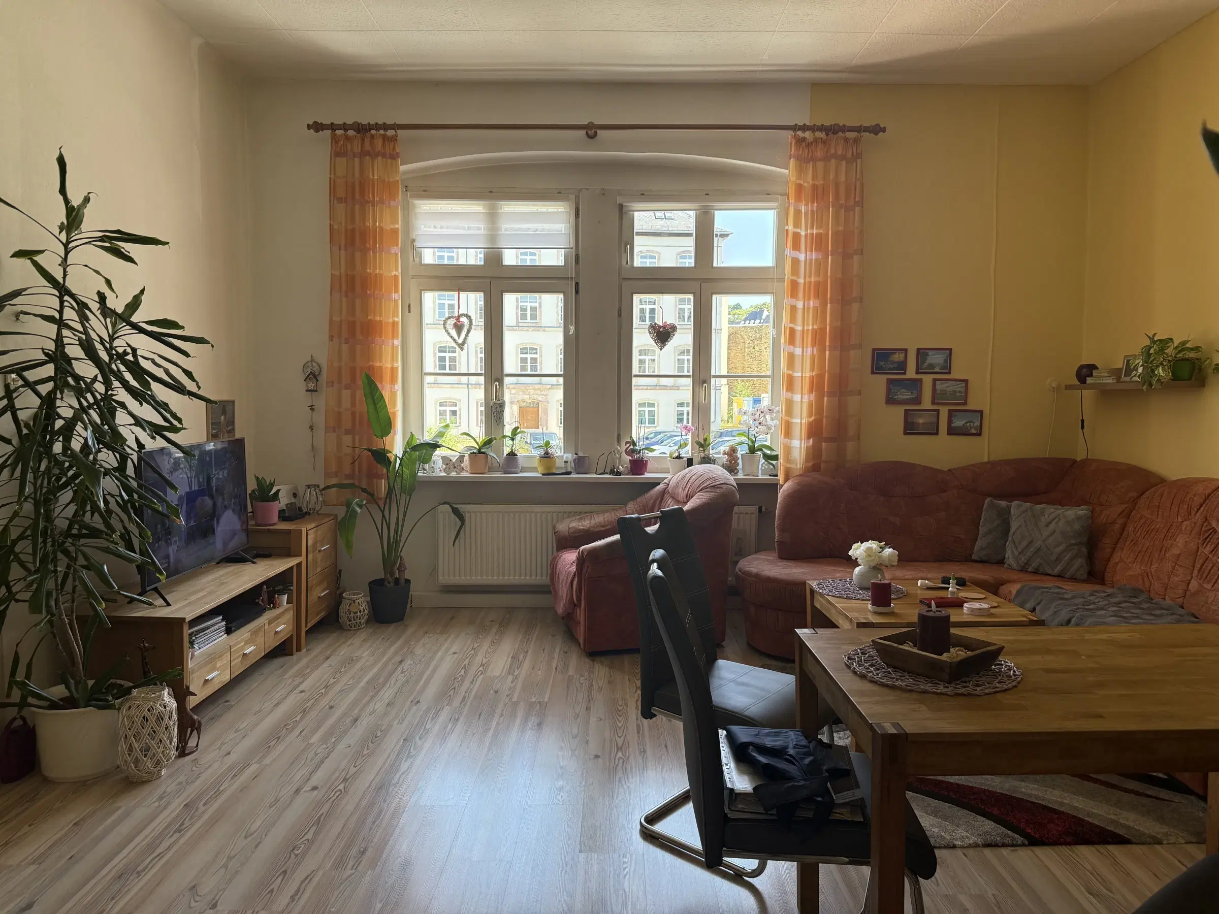 Appartementencomplex 7 woningen (1 verhuurd, huur stroom: 7.086,60,-) nabij Marktplein van Annaberg-Buchholz - Duitsland