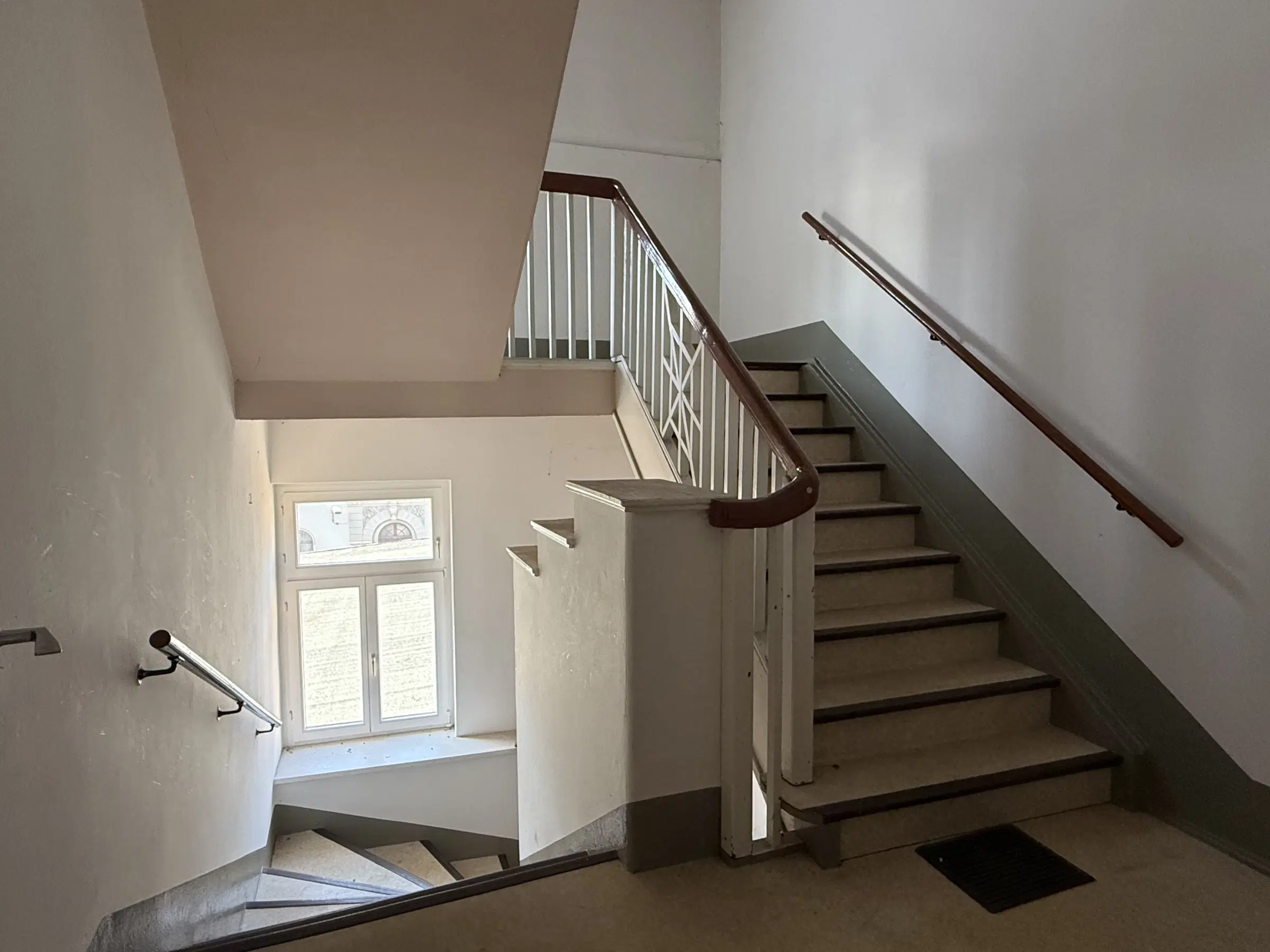 Appartementencomplex 7 woningen (1 verhuurd, huur stroom: 7.086,60,-) nabij Marktplein van Annaberg-Buchholz - Duitsland