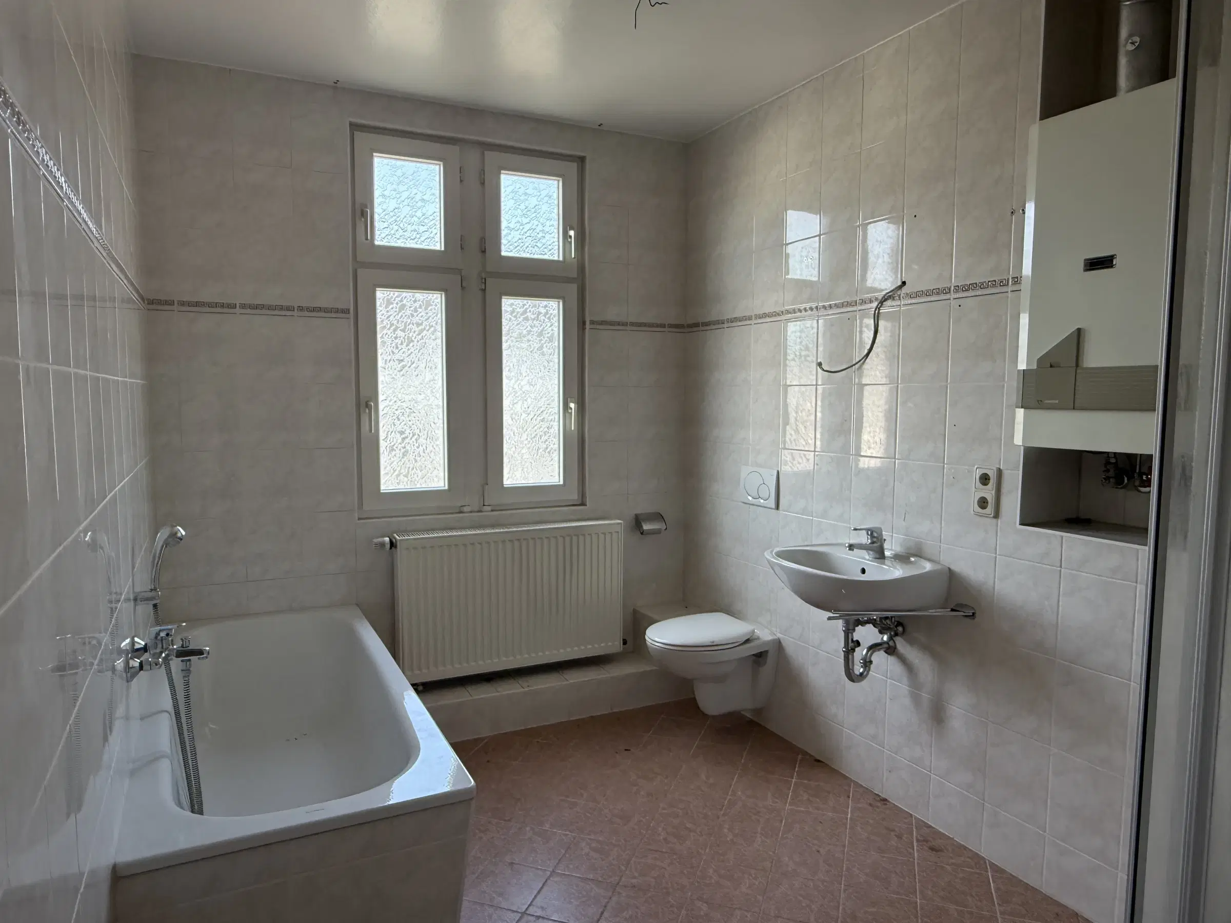 Appartementencomplex 7 woningen (1 verhuurd, huur stroom: 7.086,60,-) nabij Marktplein van Annaberg-Buchholz - Duitsland