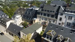 Appartementencomplex 7 woningen (1 verhuurd, huur stroom: 7.086,60,-) nabij Marktplein van Annaberg-Buchholz - Duitsland