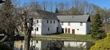 Thüringen Guesthouse Bernsgrün met theater op 1.045m2 eigendomsperceel - Duitsland