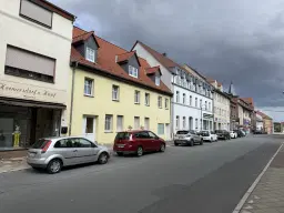 14 woningen (4 verhuurd, huursom = € 6.060,00) met 2.487 m² perceelgrootte, Zörbig, Leipzig – Duitsland