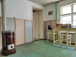 Huis met twee verdiepingen + 660 m² grond in Karan Varbovka - Bulgarije